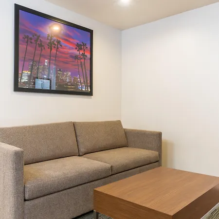 Holiday Inn Express Hollywood Walk Of Fame By Ihg-2